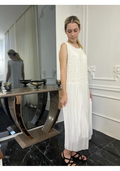 Kadın Beyaz Dantelli Uzun Elbise fiyatları