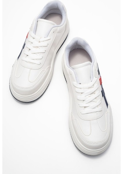 Kadın Spor Ayakkabı; Beyaz Laci indirimleri