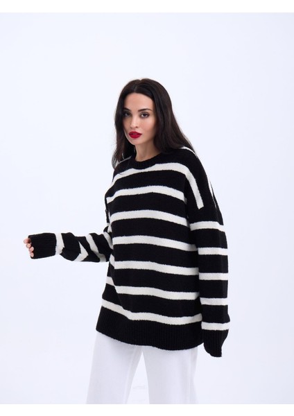 43111 Triko Çizgili Salaş Kazak-Siyah-Ekru modelleri