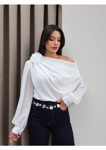 Tek Omuz Gül Detaylı Şifon Bluz
