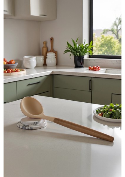 Silikon Uçlu Kayın Ağacı Saplı Kepçe, Mutfağınıza Şıklık Katın