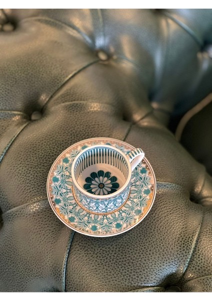 Şık Içi Desenli Yeşil-Gold Detaylı Tek Fincan