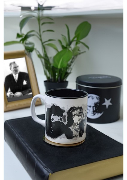 Çok Renkli Atatürk Temalı Teneke Kupa 10 Cm, Şık ve Özel Tasarım