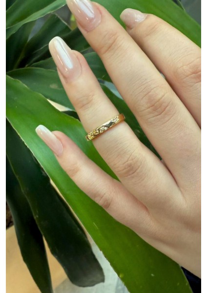 Üzeri Zigzag Baget Taşlı Çelik Görünümlü Xp Eklem Yüzüğü indirimleri