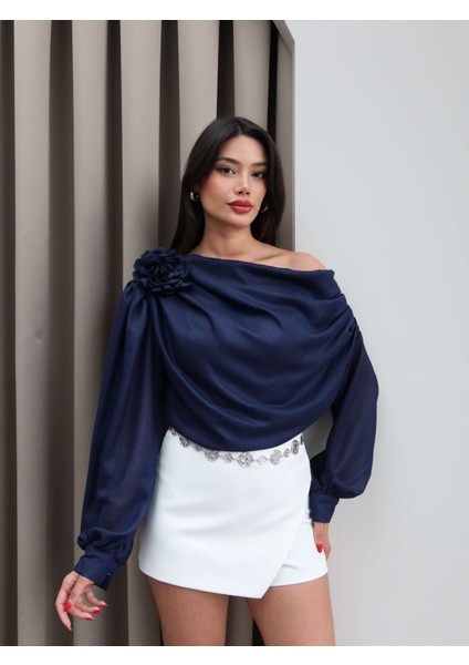Tek Omuz Gül Detaylı Şifon Bluz fırsatları