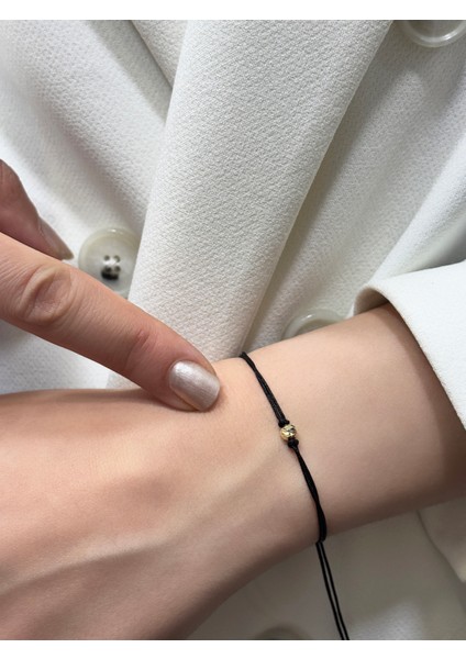 14 Ayar Altın Mini Dorikalı Ipli Bileklik (4 Mm)