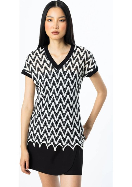 51437 Onteks Bluz Zigzak Desenli V Yaka modelleri