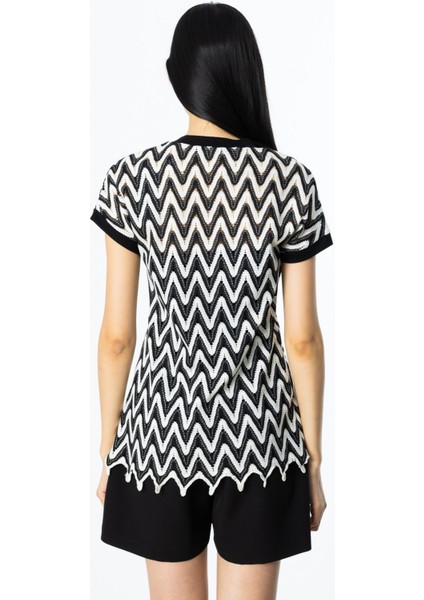 51437 Onteks Bluz Zigzak Desenli V Yaka fırsatları