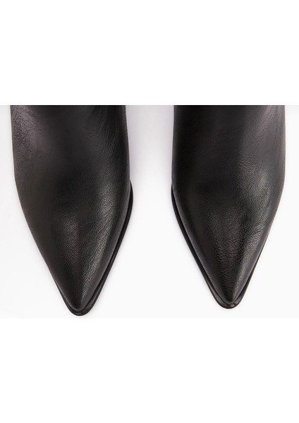 Siyah Şık Tasarım Sivri Burun Yandan Fermuarlı Kalın Topuklu Bot fırsatları