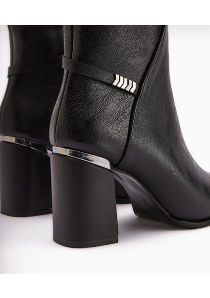 Siyah Şık Tasarım Sivri Burun Yandan Fermuarlı Kalın Topuklu Bot indirimleri