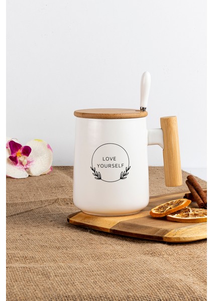 Renkli Kapaklı Seramik Kupa ve Kaşıklı Şık Tasarım