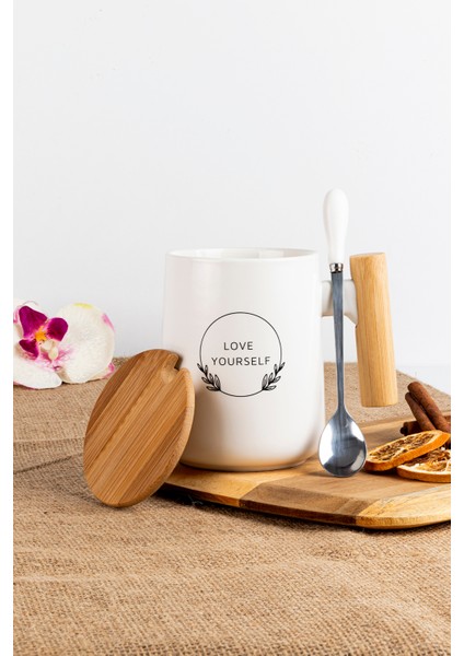 Renkli Kapaklı Seramik Kupa ve Kaşıklı Şık Tasarım fiyatları