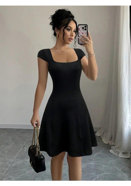 Kadın Kısa Kollu Geometrik Yakalı Janjan Krep Elbise