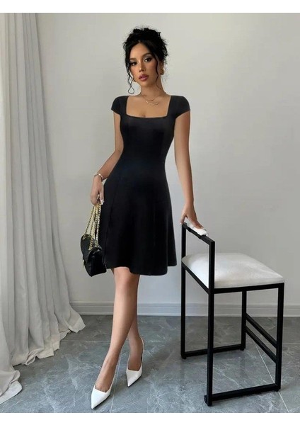 Kadın Kısa Kollu Geometrik Yakalı Janjan Krep Elbise indirimleri