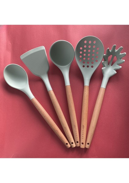 Yeşil Bambu Saplı 5'li Silikon Servis Seti: Kepçe, Kaşık, Kevgir, Makarna ve Spatula