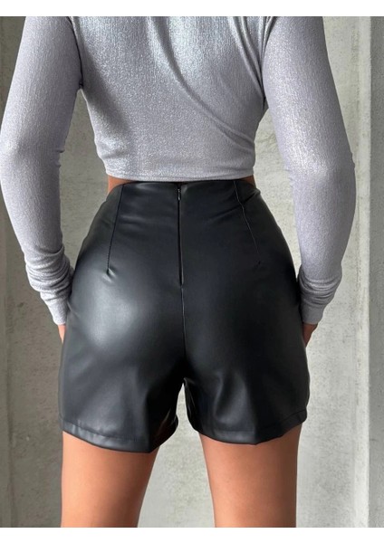 Parçalı Cepli Deri Şort Siyah W26312