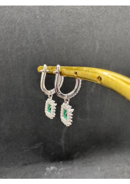 Yeşil Baget Taşlı Gümüş Küpe modelleri