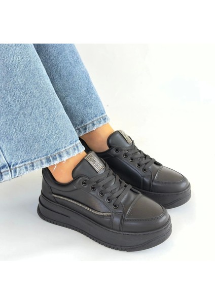 Natte Siyah Cilt Bağcıklı Spor Ayakkabı modelleri