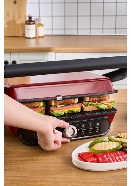 Kırmızı 2400W Izgara ve Tost Makinesi ile Lezzetli Atıştırmalıklar Hazırlayın fiyatları