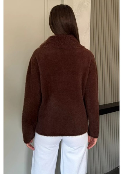 Kadın Peluş Yaka Çift Cepli Yumoş Triko Ceket P-00018360 fırsatları