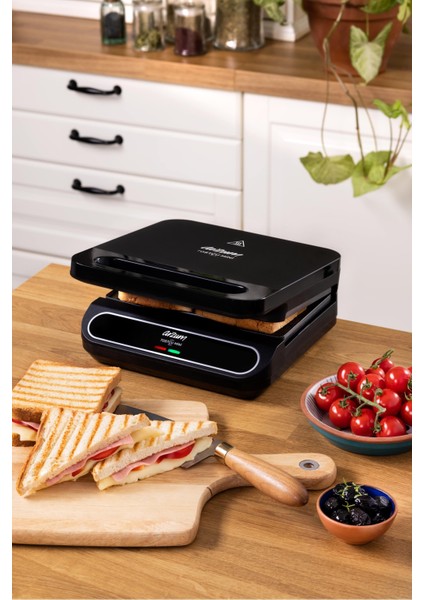 Mini Tost Makinesi 2 Dilim 750W Siyah, Pratik ve Şık Tasarım fırsatları