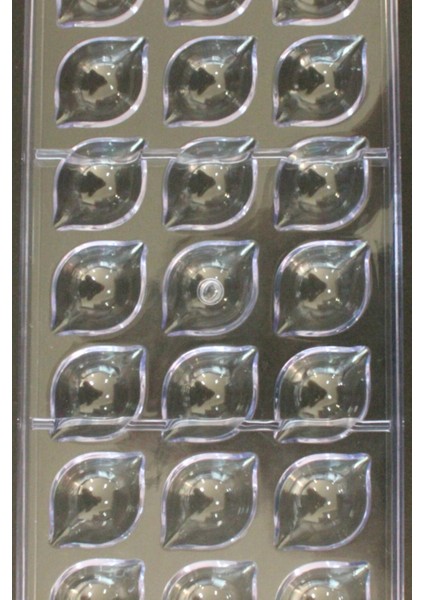 Beyaz Polikarbon Çikolata Kalıbı, Lezzetli ve Pratik Tatlı Yapımı Için Ideal Seçim