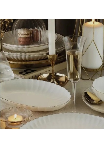 28 cm Kayık Tabak Altın Renkli, Şık ve Zarif Sunum Için Mükemmel Seçenek