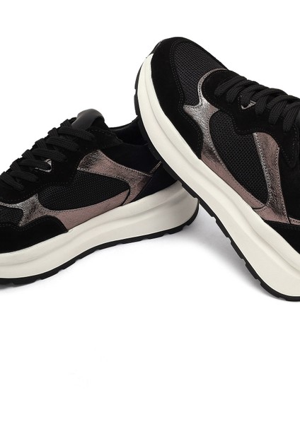 Kadın Siyah Bağcıklı Kalın Tabanlı Deri Sneaker 25AFD221014