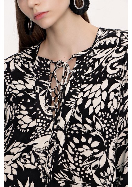 Siyah Beyaz Bagcık Detaylı Elbise 94035 fırsatları