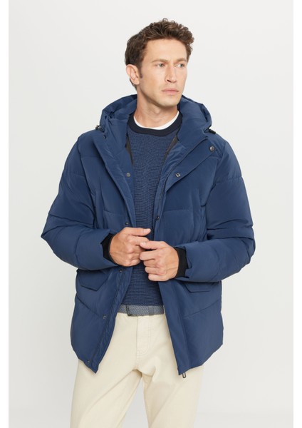 Standart Fit Normal Kesim Dik Yaka Kapüşonlu Kapak Cepil Kaban modelleri