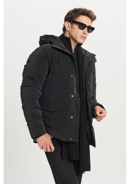 Standart Fit Normal Kesim Dik Yaka Kapüşonlu Kapak Cepil Kaban