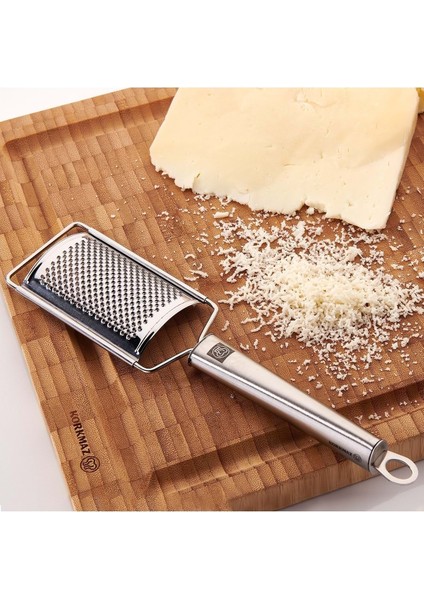 A529 Twisty Peynir Rendeği, Lezzetli ve Pratik Kullanım Sağlar.