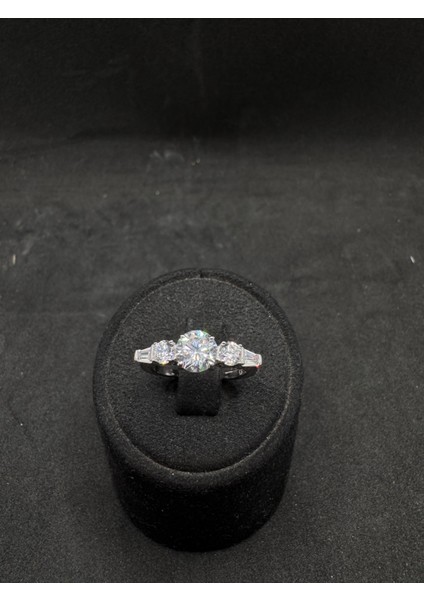 Ithal Kenarları Baget Taşlı Üç Taşlı Kadın Gümüş Yüzük