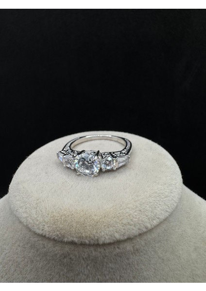 Ithal Kenarları Baget Taşlı Üç Taşlı Kadın Gümüş Yüzük modelleri