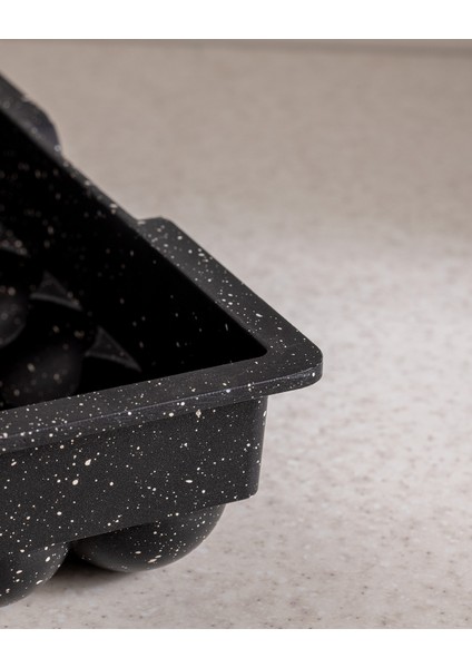 Leoville Kek Kalıbı - Siyah fırsatları