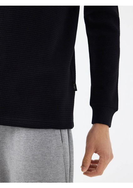 Regular Fit Siyah Erkek Uzun Kollu T-Shirt LF2040680 indirimleri