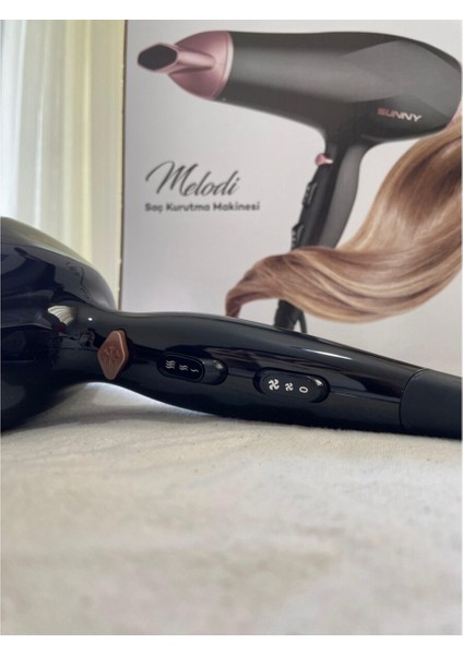Siyah Renkli Güçlü Saç Kurutma ve Fön Makinesi fiyatları