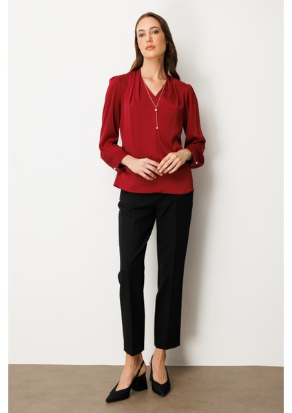 Kadın Kolye Aksesuarlı V Yaka Bluz 3013 Bordo modelleri