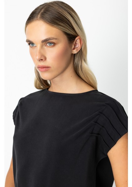 Kadın Sıfır Yaka Kolları Dikişli Bluz 66355 Siyah fiyatları