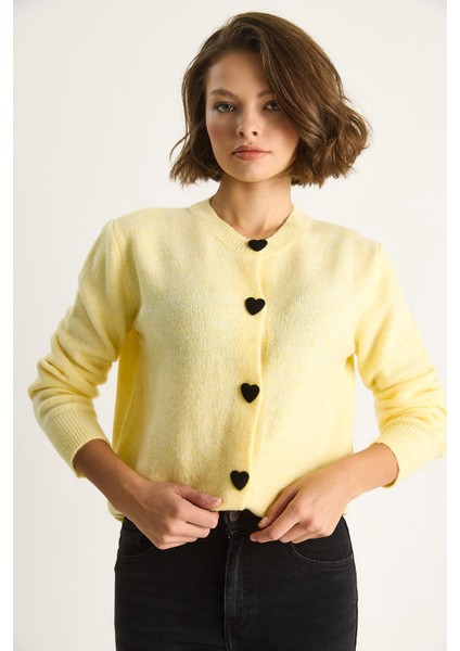 Kadın Kalp Düğmeli Triko Hırka fiyatları