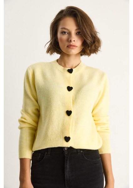 Kadın Kalp Düğmeli Triko Hırka modelleri