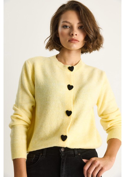Kadın Kalp Düğmeli Triko Hırka fırsatları