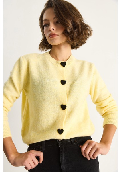 Kadın Kalp Düğmeli Triko Hırka indirimleri