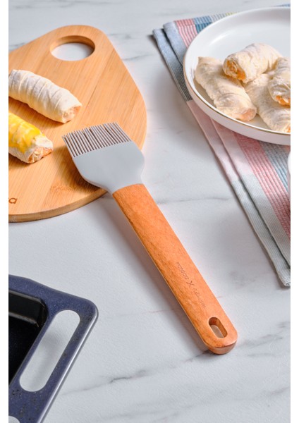 Ahşap Saplı Silikon Fırça 24,6 Cm, Gri Renk, Kullanışlı ve Dayanıklı Mutfak Gereci modelleri
