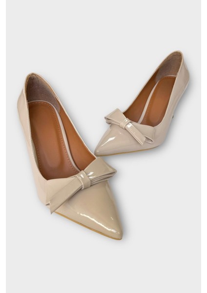 Kadın Fiyonk Tokalı Sivri Burun Topuklu Ayakkabı Bej modelleri