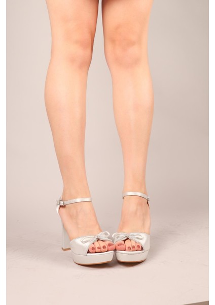 Cochise Taş Fiyonklu Platform Topuklu Ayakkabı Gümüş fiyatları