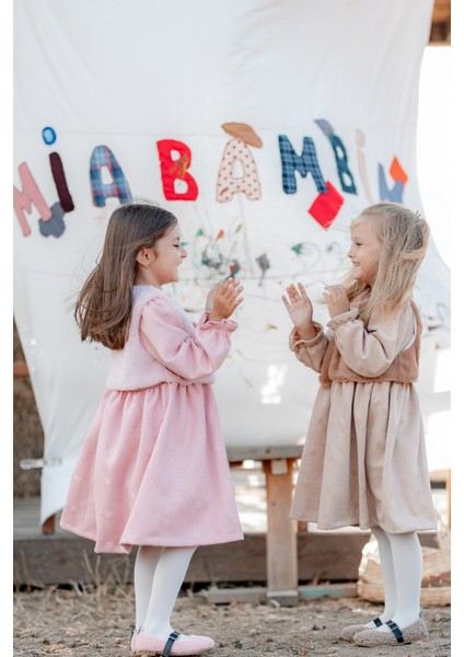 Kürklü Nubuk Kumaş Fiyonk Nakışlı Elbise Kahverengi fırsatları