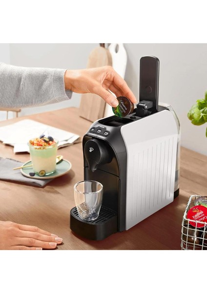Beyaz Espresso Kahve Makinesi, Pratik ve Şık Tasarım