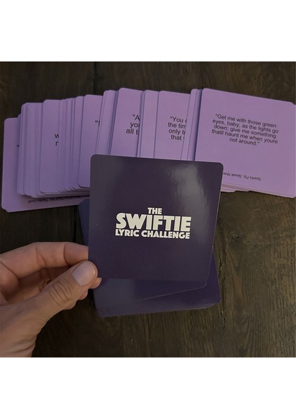 Tüm Swiftie'ler Için En Iyi Oyun Gecesi Keyfi: Swiftie Şarkı Sözü Meydan Okuması Kart Oyunu (Yurt Dışından) modelleri