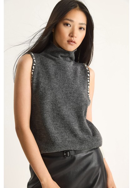 Kadın Taş Detaylı Yarım Balıkçı Yaka Triko Bluz fiyatları